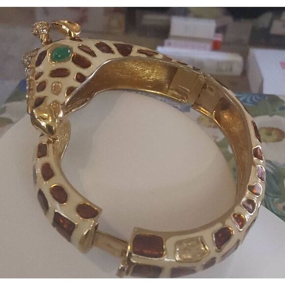 CINER NY Signed 18K Gold Plating Giraffe Box & Tongue Clasp Bracelet - Picture 2 of 7